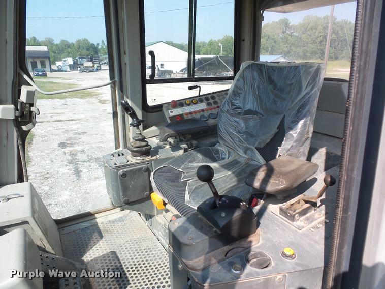 image for item DP9204 2003 John Deere 655C Series II track loader