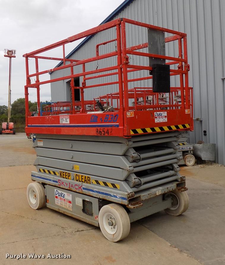 image for item DP9971 1998 Sky Jack 4830 scissor lift