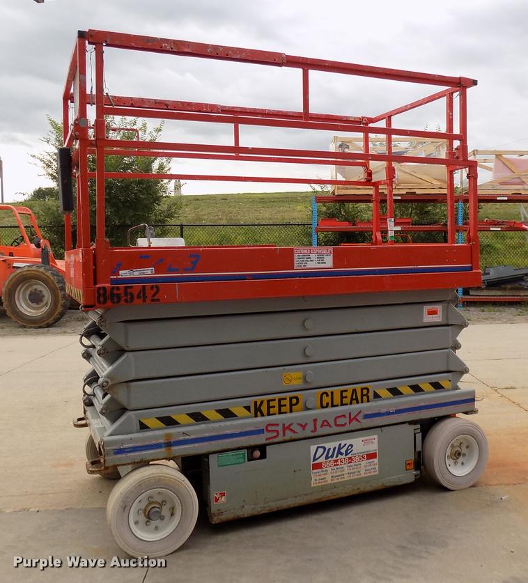 image for item DP9971 1998 Sky Jack 4830 scissor lift
