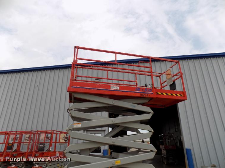 image for item DP9971 1998 Sky Jack 4830 scissor lift