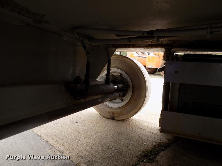 image for item DP9971 1998 Sky Jack 4830 scissor lift