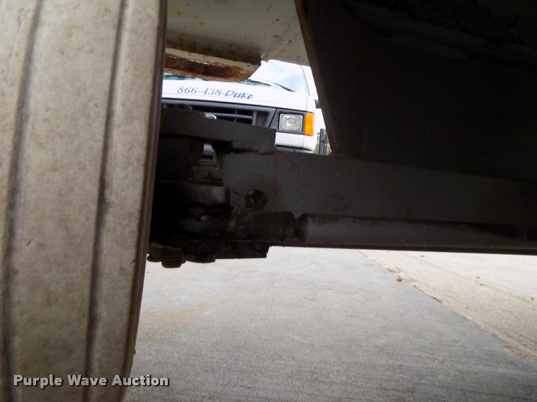 image for item DP9971 1998 Sky Jack 4830 scissor lift