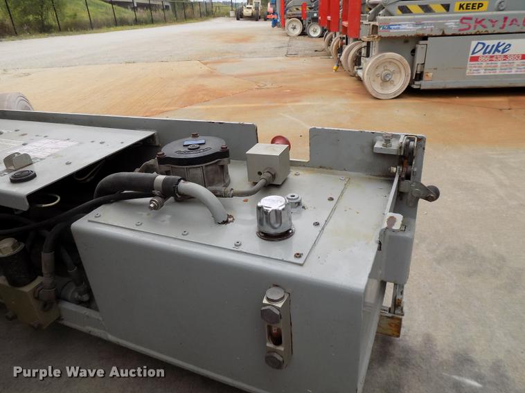 image for item DP9971 1998 Sky Jack 4830 scissor lift