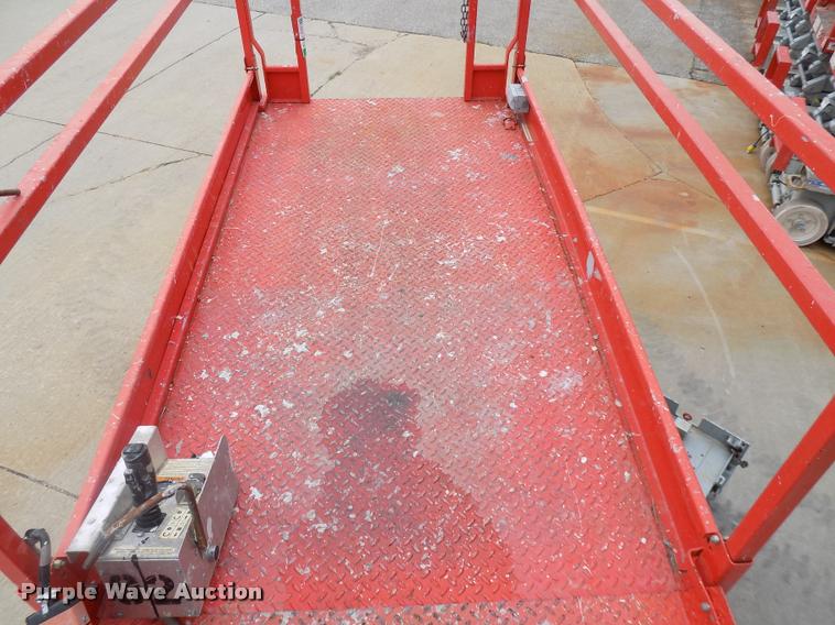 image for item DP9971 1998 Sky Jack 4830 scissor lift