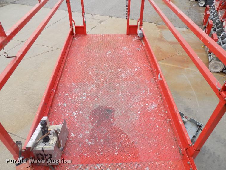 image for item DP9971 1998 Sky Jack 4830 scissor lift