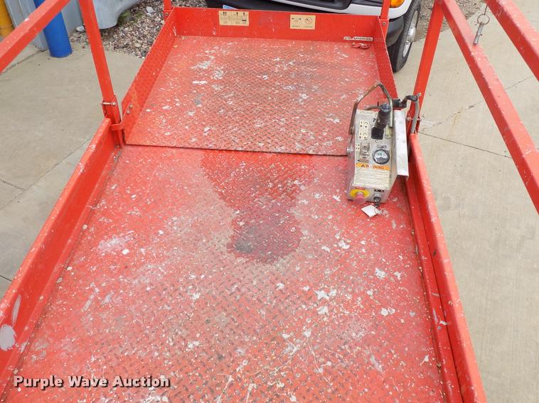 image for item DP9971 1998 Sky Jack 4830 scissor lift