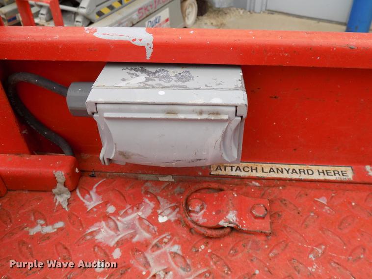 image for item DP9971 1998 Sky Jack 4830 scissor lift