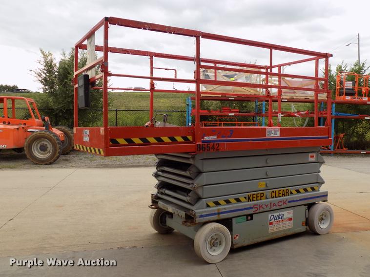 image for item DP9971 1998 Sky Jack 4830 scissor lift