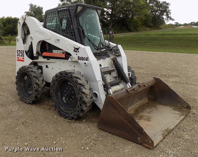 image for item DP9978 2005 Bobcat S250 skid steer