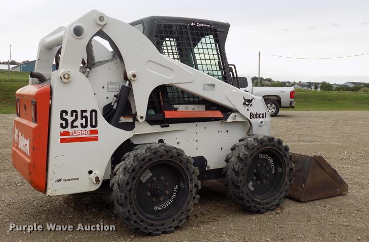 image for item DP9978 2005 Bobcat S250 skid steer