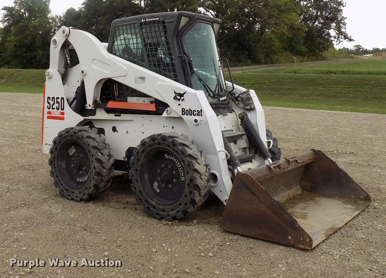 image for item DP9978 2005 Bobcat S250 skid steer