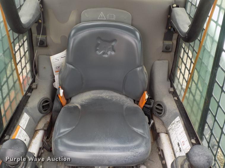 image for item DP9978 2005 Bobcat S250 skid steer