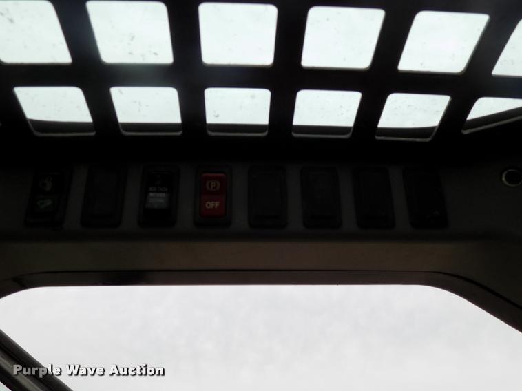 image for item DP9978 2005 Bobcat S250 skid steer