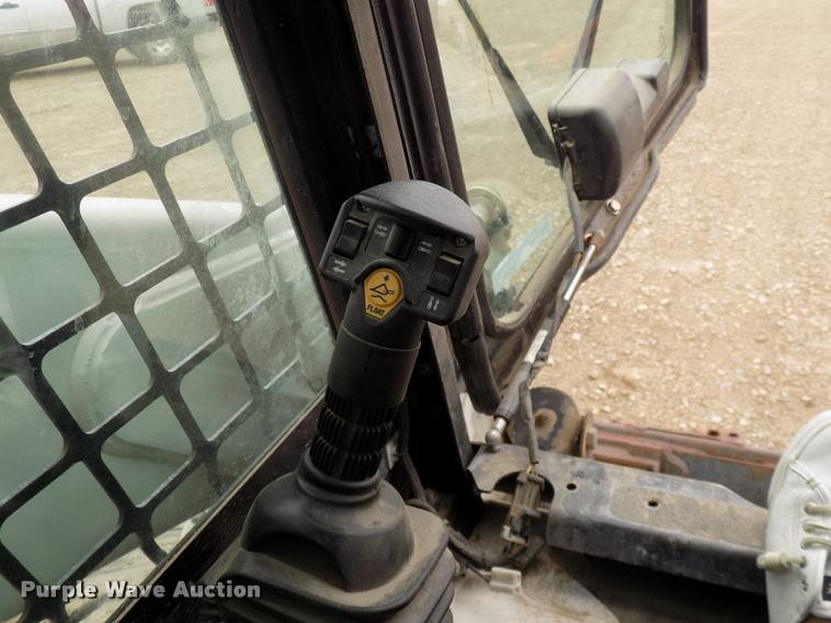 image for item DP9978 2005 Bobcat S250 skid steer