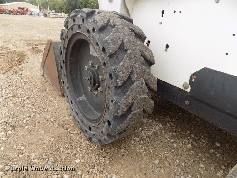 image for item DP9978 2005 Bobcat S250 skid steer