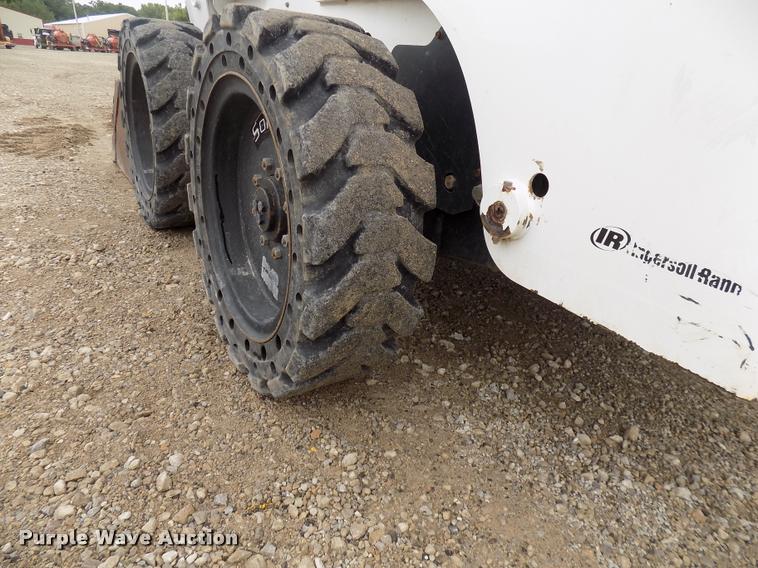 image for item DP9978 2005 Bobcat S250 skid steer