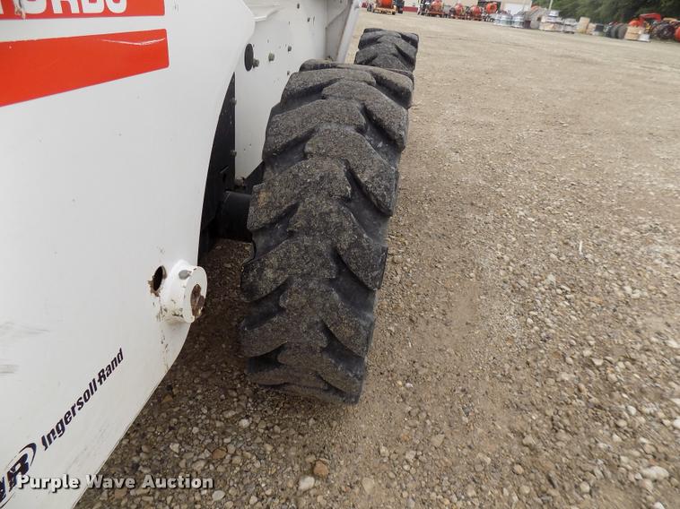 image for item DP9978 2005 Bobcat S250 skid steer