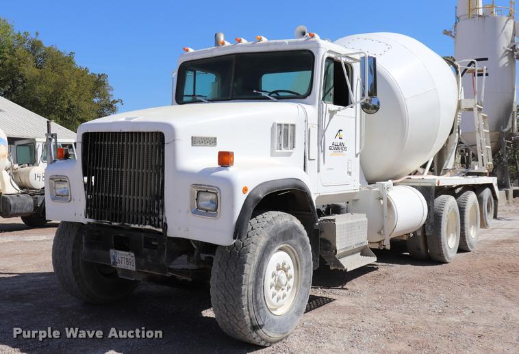 image for item DQ9314 1996 International Paystar 5000 ready mix truck