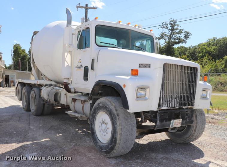 image for item DQ9314 1996 International Paystar 5000 ready mix truck