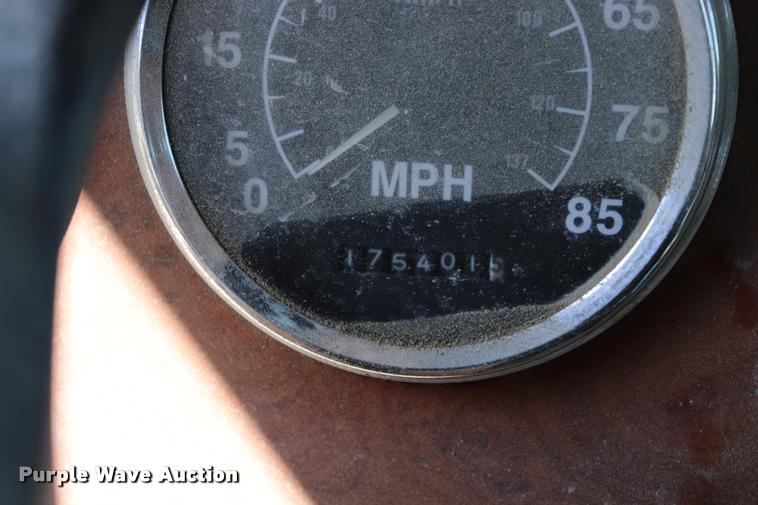 image for item DQ9314 1996 International Paystar 5000 ready mix truck