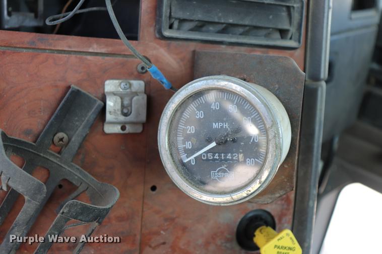 image for item DQ9314 1996 International Paystar 5000 ready mix truck