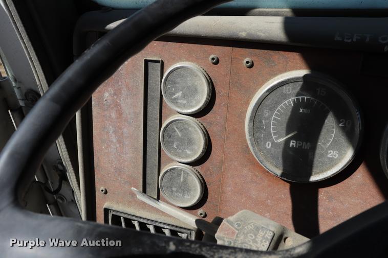 image for item DQ9314 1996 International Paystar 5000 ready mix truck