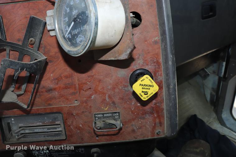 image for item DQ9314 1996 International Paystar 5000 ready mix truck