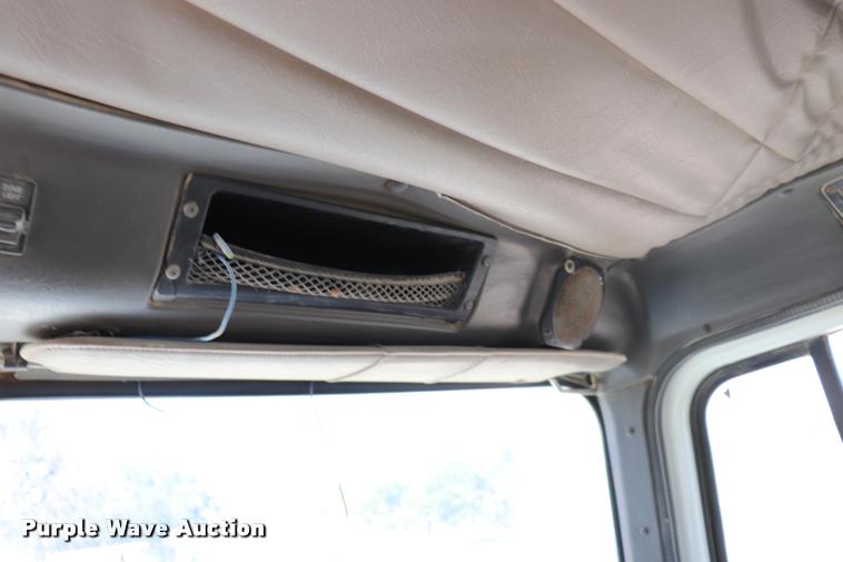 image for item DQ9314 1996 International Paystar 5000 ready mix truck