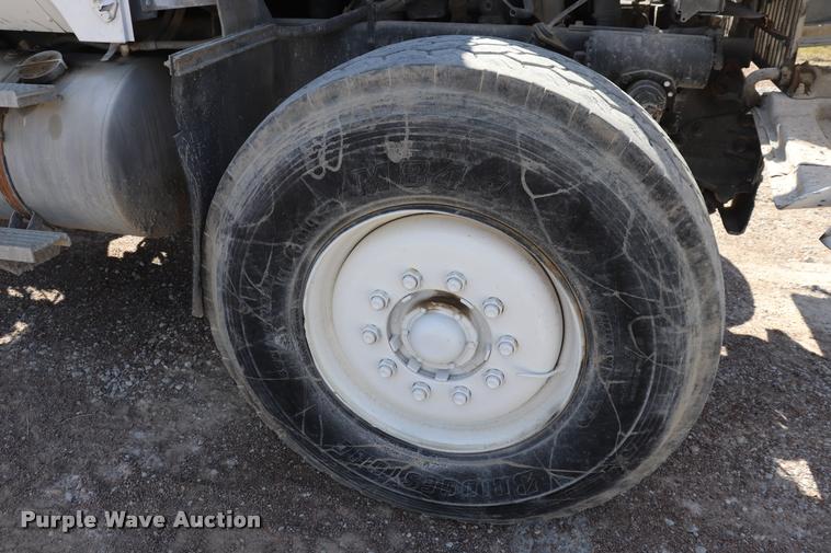 image for item DQ9314 1996 International Paystar 5000 ready mix truck