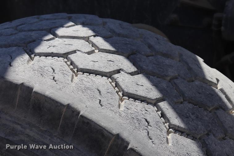 image for item DQ9314 1996 International Paystar 5000 ready mix truck