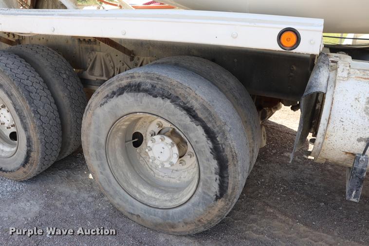 image for item DQ9314 1996 International Paystar 5000 ready mix truck