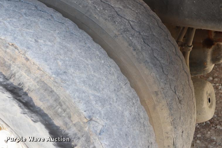 image for item DQ9314 1996 International Paystar 5000 ready mix truck