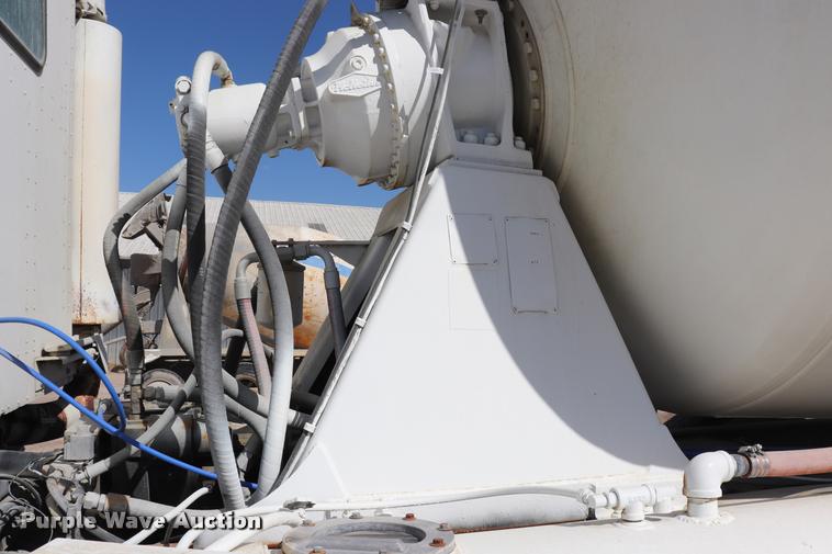 image for item DQ9314 1996 International Paystar 5000 ready mix truck