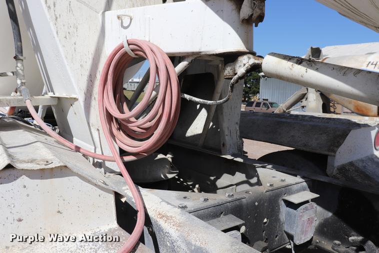 image for item DQ9314 1996 International Paystar 5000 ready mix truck