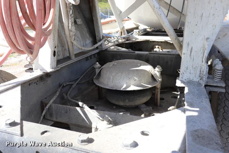 image for item DQ9314 1996 International Paystar 5000 ready mix truck