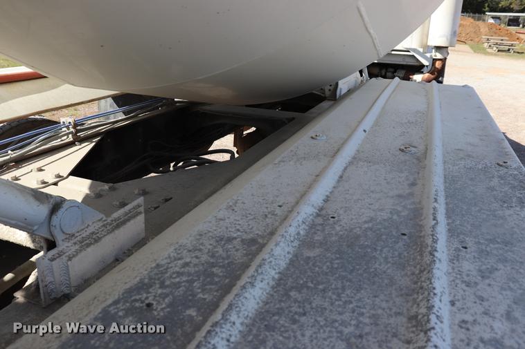 image for item DQ9314 1996 International Paystar 5000 ready mix truck