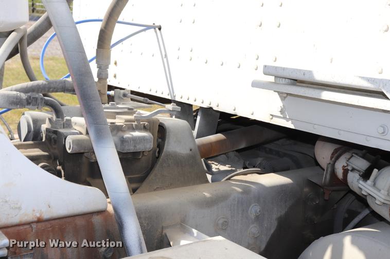 image for item DQ9314 1996 International Paystar 5000 ready mix truck