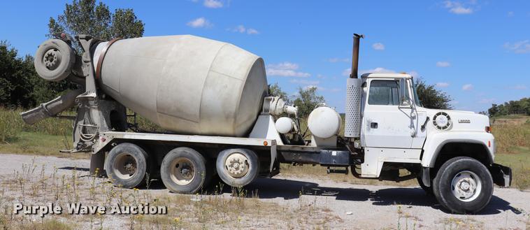 image for item DQ9315 1995 Ford LT8000 ready mix truck