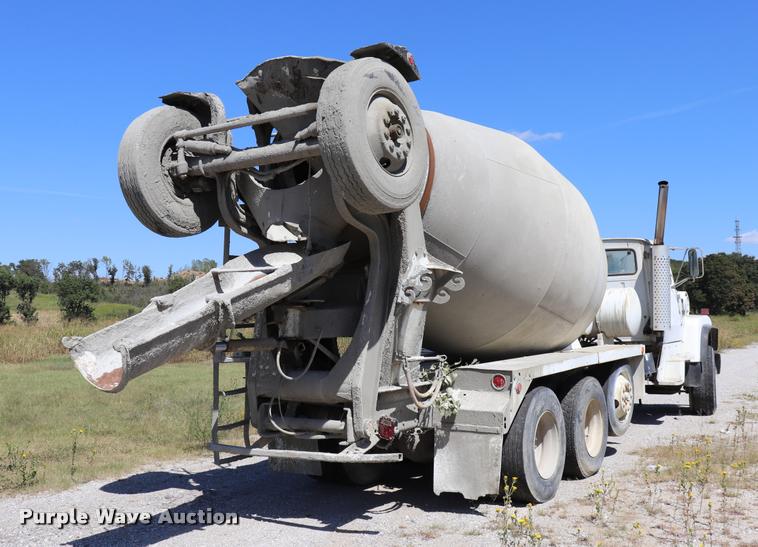 image for item DQ9315 1995 Ford LT8000 ready mix truck