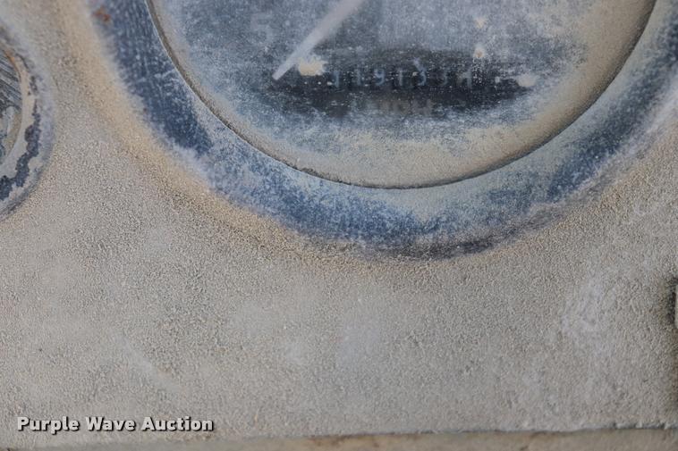 image for item DQ9315 1995 Ford LT8000 ready mix truck