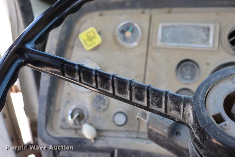 image for item DQ9315 1995 Ford LT8000 ready mix truck