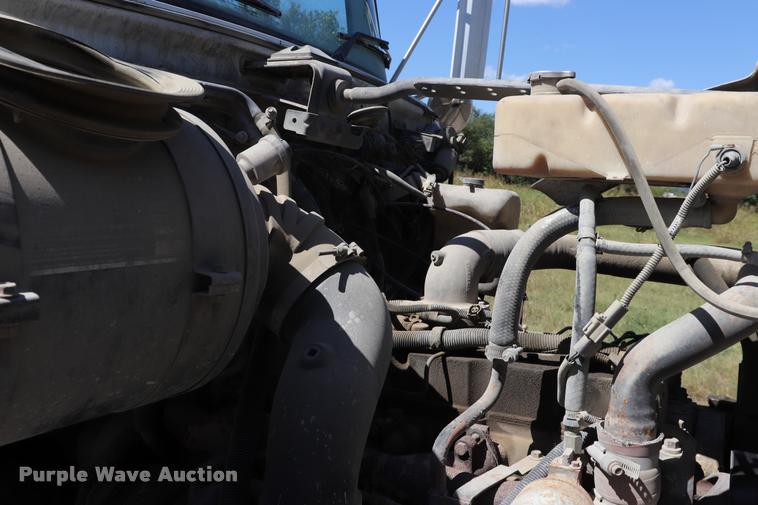 image for item DQ9315 1995 Ford LT8000 ready mix truck