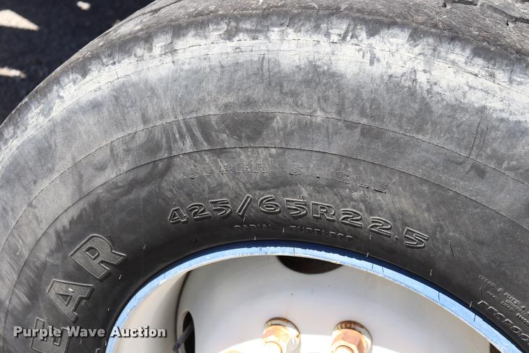 image for item DQ9315 1995 Ford LT8000 ready mix truck