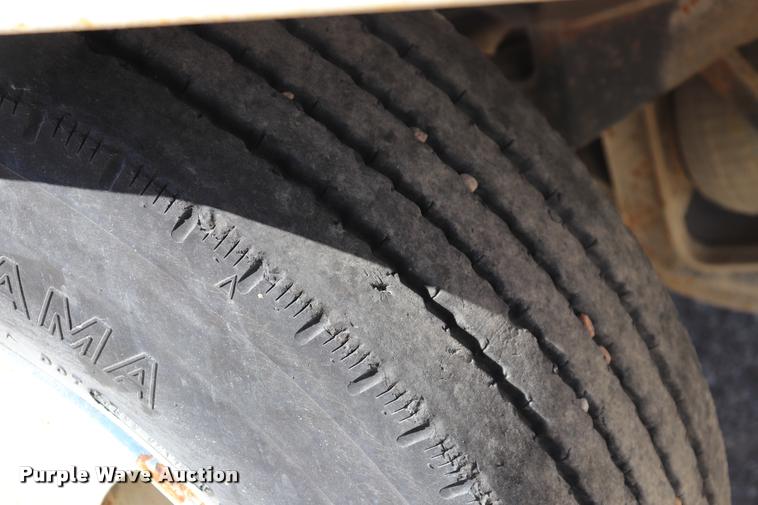 image for item DQ9315 1995 Ford LT8000 ready mix truck