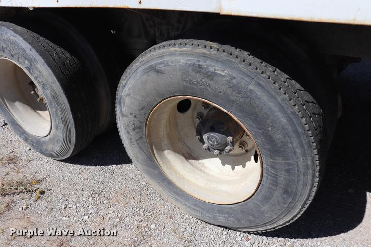 image for item DQ9315 1995 Ford LT8000 ready mix truck