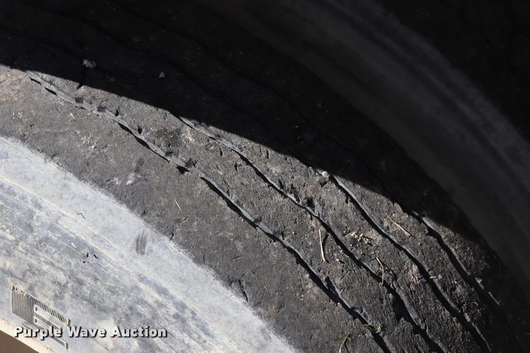 image for item DQ9315 1995 Ford LT8000 ready mix truck