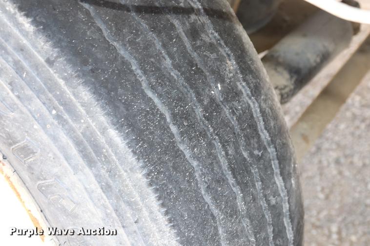 image for item DQ9315 1995 Ford LT8000 ready mix truck