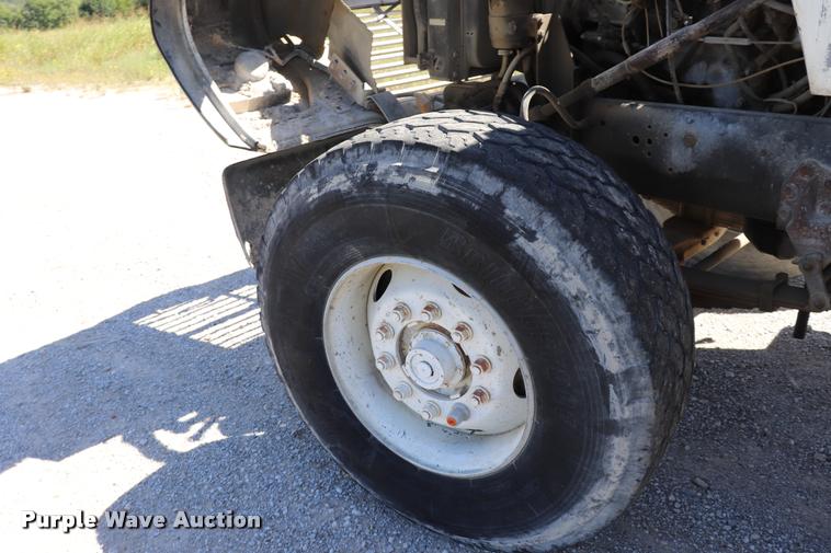 image for item DQ9315 1995 Ford LT8000 ready mix truck