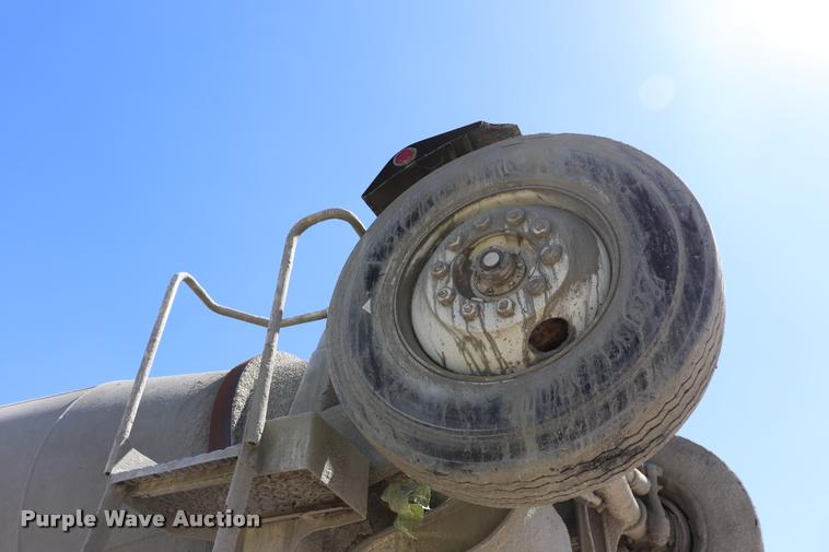 image for item DQ9315 1995 Ford LT8000 ready mix truck