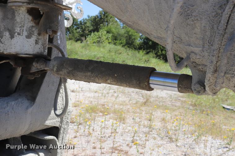 image for item DQ9315 1995 Ford LT8000 ready mix truck